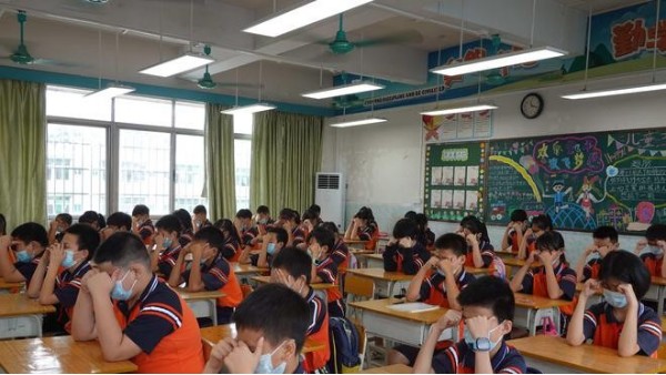 維格教育照明，點(diǎn)亮孩子未來的教室護(hù)眼燈
