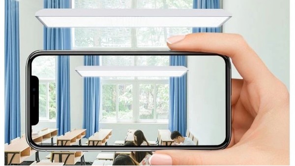 華輝教育照明對教室進(jìn)行<i style='color:red'>改造后</i>，為學(xué)生打造教室優(yōu)質(zhì)照明光環(huán)境